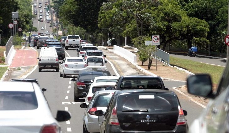 O licenciamento é um documento de porte obrigatório e deve ser apresentado à autoridade de trânsito sempre que solicitado - Foto: Governo de MS O licenciamento é um documento de porte obrigatório e deve ser apresentado à autoridade de trânsito sempre que solicitado - Foto: Governo de MS
