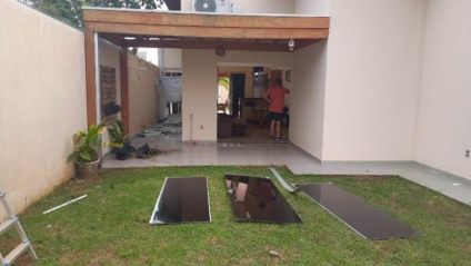 Moradores do bairro Jardim Dourados estão desesperados com a situação, que ocorreu na madrugada desta quarta-feira (8). - Ana Cristina Santos/JPNEWS