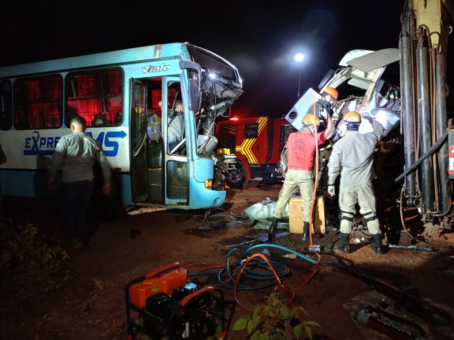 A vítima mais grave era o motorista do ônibus que foi encaminhado para Ponta Porã