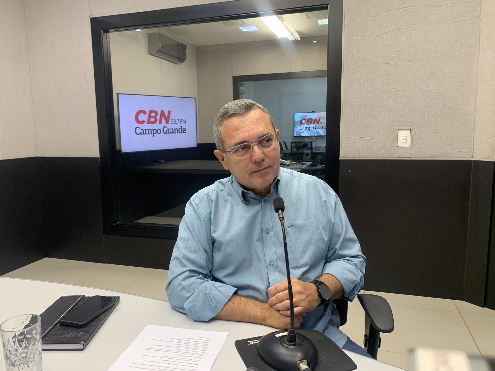 Edir Viégas durante participação no Jornal CBN em Campo Grande.