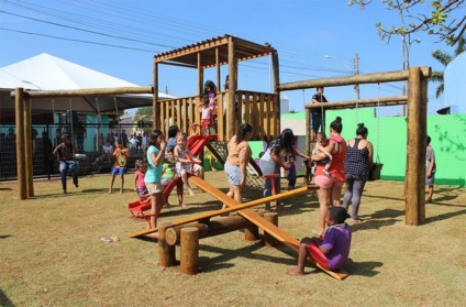 Os parquinhos contarão com brinquedos como gangorras, escorregadores e balanços - Foto:Divulgação/MPT-MS