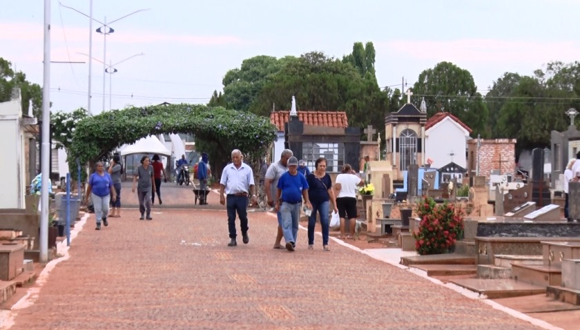 Cemitério Municipal estará aberto das 6h e18h - Reprodução TVC