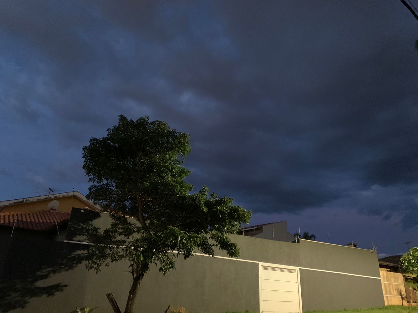 Sábado de céu nublado e chuva em MS - Foto: Isabelly Melo/CBN