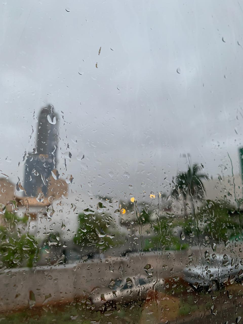 Manhã de chuva em Campo Grande e previsão é de temperaturas amenas no estado - Foto: Arquivo/CBN