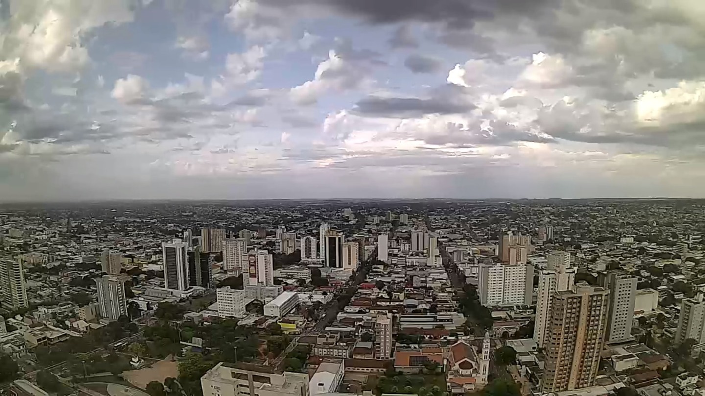 De acordo com o Cemtec, Campo Grande registra 25°C pela manhã e 38°C no período da tarde - Foto:Reprodução/Clima Ao Vivo - Campo Grande