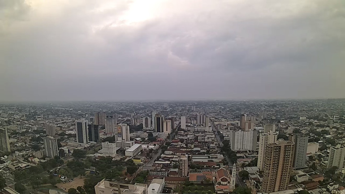 Os termômetros em Campo Grande registram 23°C inicialmente e atingem os 30°C ao longo do dia - Foto:Reprodução/Clima Ao Vivo - Campo Grande