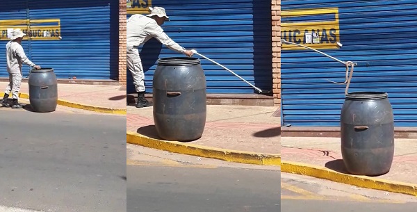 Corpo de Bombeiros resgatou cobra em frente às Lojas Pernambucanas - Reprodução