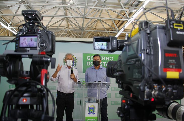 Secretario de Saúde, Geraldo Resende, e o presidente do Comitê Prosseguir, Eduardo Riedel - Reprodução/Portal do MS