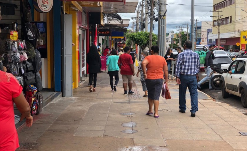 Algumas lojas do centro devem abrir amanhã na Capital - Isabely Melo