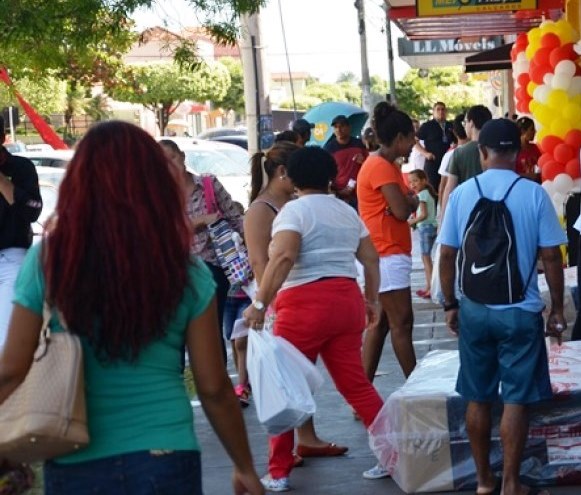 Consumidores pretendem gastar em média R$ 352 com presentes de Natal - arquivo/JPNews