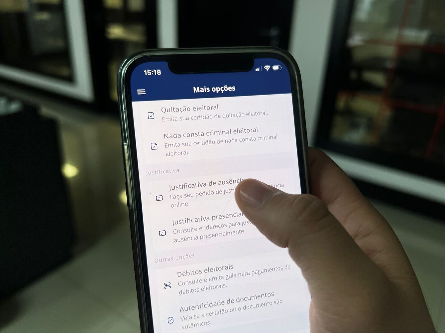 Aplicativo 'e-título' disponibiliza opção online para justificar a ausência - Foto: Isabelly Melo/CBN CG