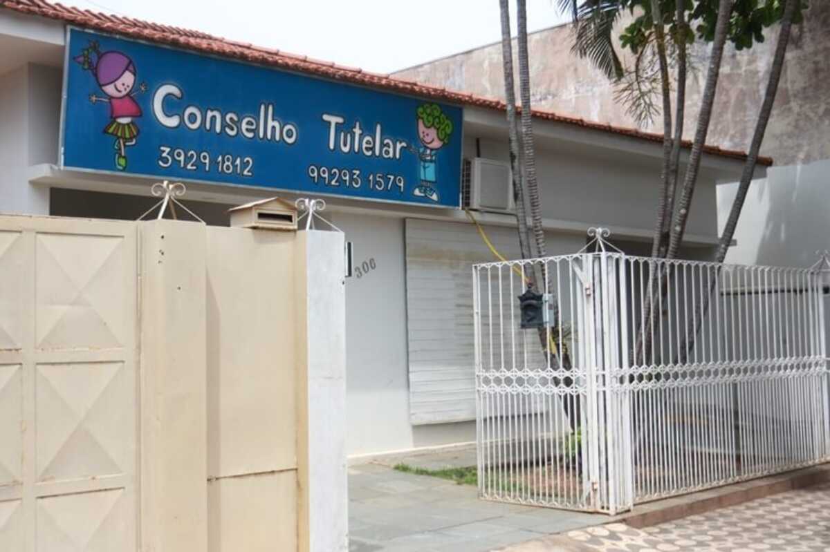 As crianças foram levadas pelo Conselho Tutelar para uma unidade médica, onde passaram por exames médicos. - Arquivo/JPNews