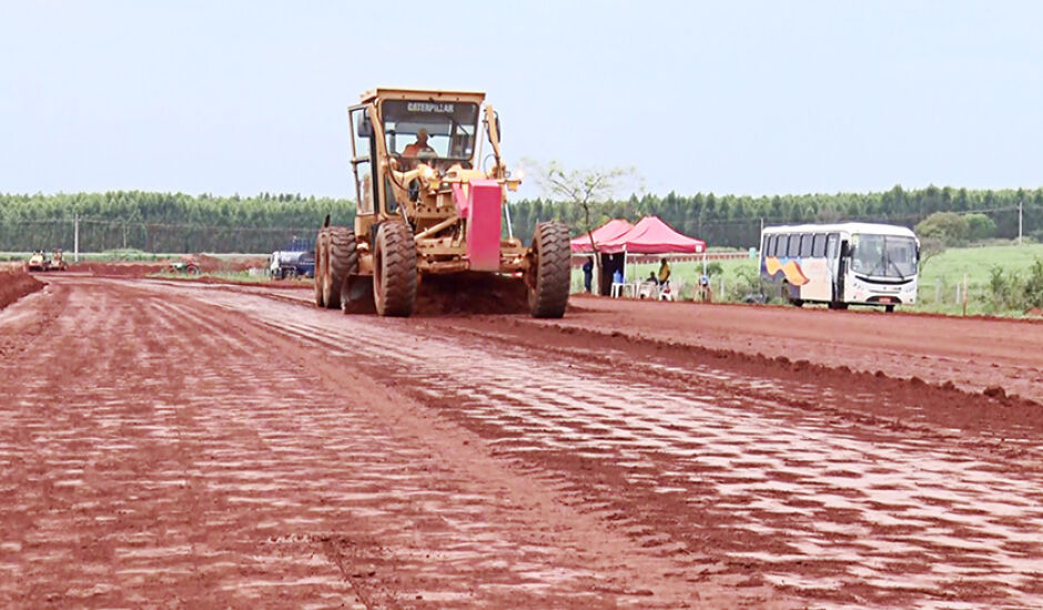 Obras  > Desvio rodoviário começa ganhar forma com demarcação do novo traçado - Divulgação