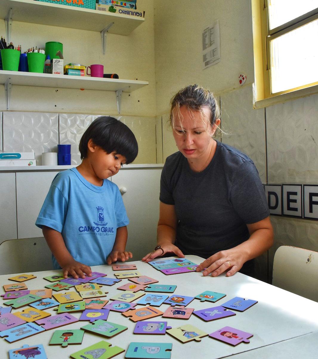 117 profissionais atenderão alunos que precisam de assistência