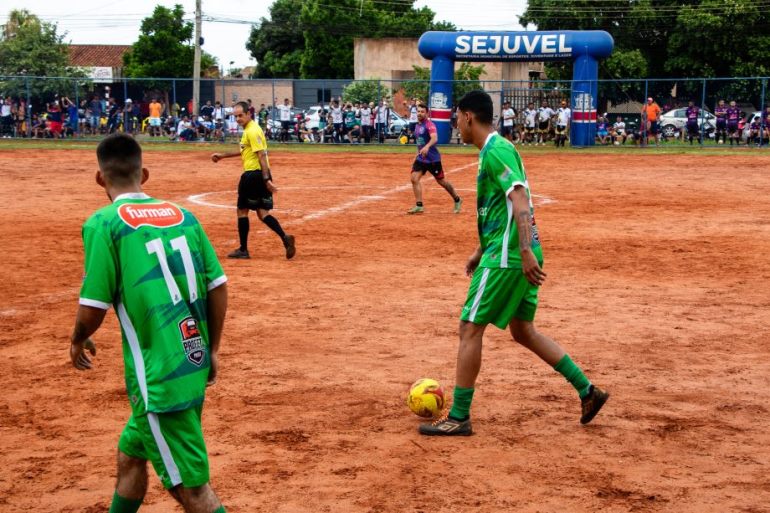 A equipe Mac venceu essa primeira disputa e garantiu os 3 pontos na competição.