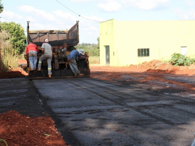 Foi executada a base da Avenida Carlos Paiva no bairro Jardim Redentora - Divulgação