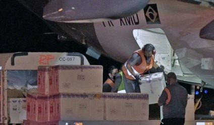 Doses chegaram no Aeroporto de Campo Grande na quinta-feira a noite. - Foto: Divulgação/Portal MS