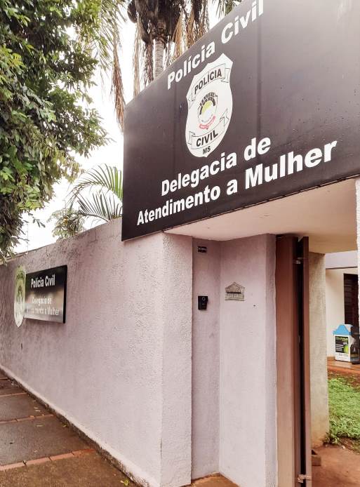 A vítima compareceu à Delegacia de Atendimento à Mulher e relatou as agressões - Divulgação/Polícia Civil