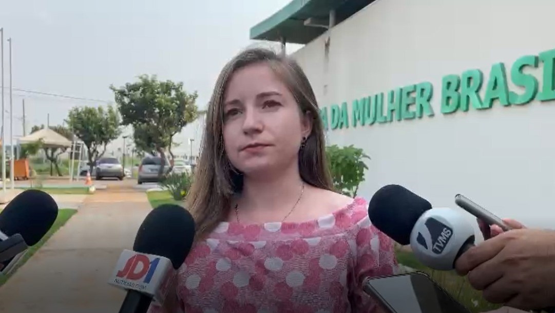 Delegada Rafaela Lobato, durante esclarecimento sobre o caso "Marquinhos Trad" - Foto: Isabelly Melo/CBN CG