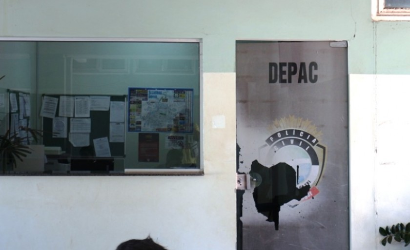 Polícia Rodoviária Federal encontrou a arma dentro de um Ford Ka durante fiscalização - Arquivo/Jpnews Polícia Rodoviária Federal encontrou a arma dentro de um Ford Ka durante fiscalização - Arquivo/Jpnews