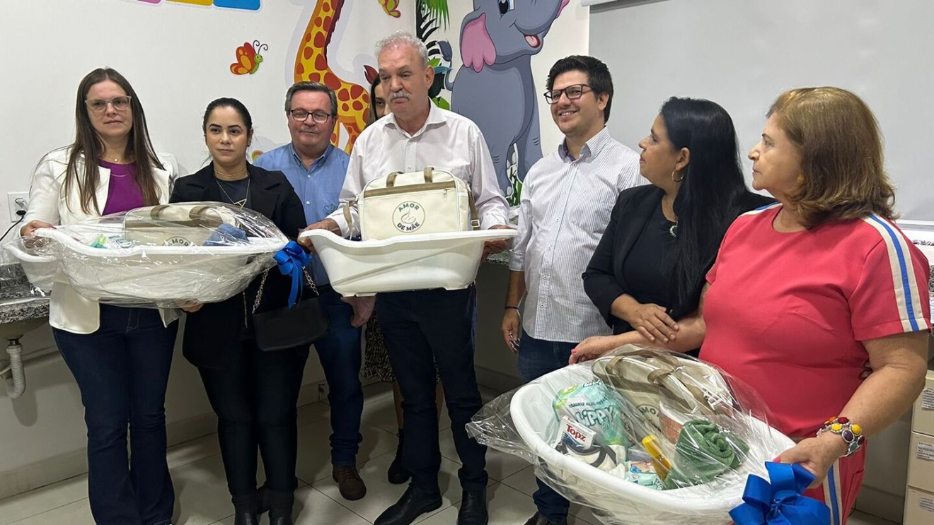 Deputado Federal Geraldo Resende (PSDB) em visita ao hospital de Aparecida do Taboado - Foto: Reprodução/Prefeitura Municipal