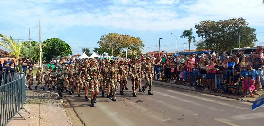 Público se concentra na Esplanada da NOB, área central, para acompanhar a solenidade, na manhã desta quinta-feira (7). - Alfredo Neto/JPNews