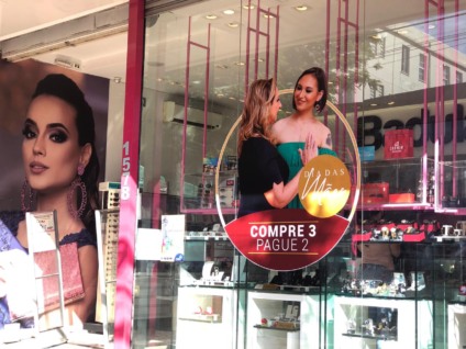 Presentes para as mães têm grande variação de preços - Isabely Melo