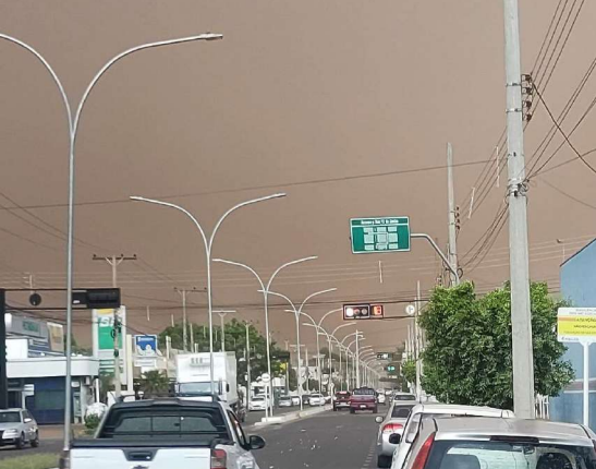 Outubro chega com chuva e nuvem de poeira, que assusta moradores - Foto: ARQUIVO/JP