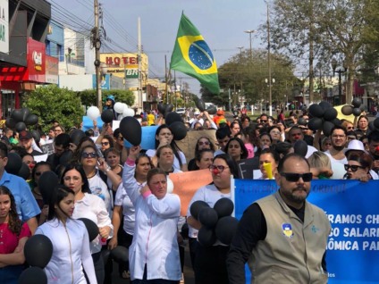 Profissionais são contra suspensão do piso salarial por ministro do STF. Desfile cívico em Dourados deve contar com mais de 25 mil pessoas, diz prefeitura - Foto: Ronie Cruz