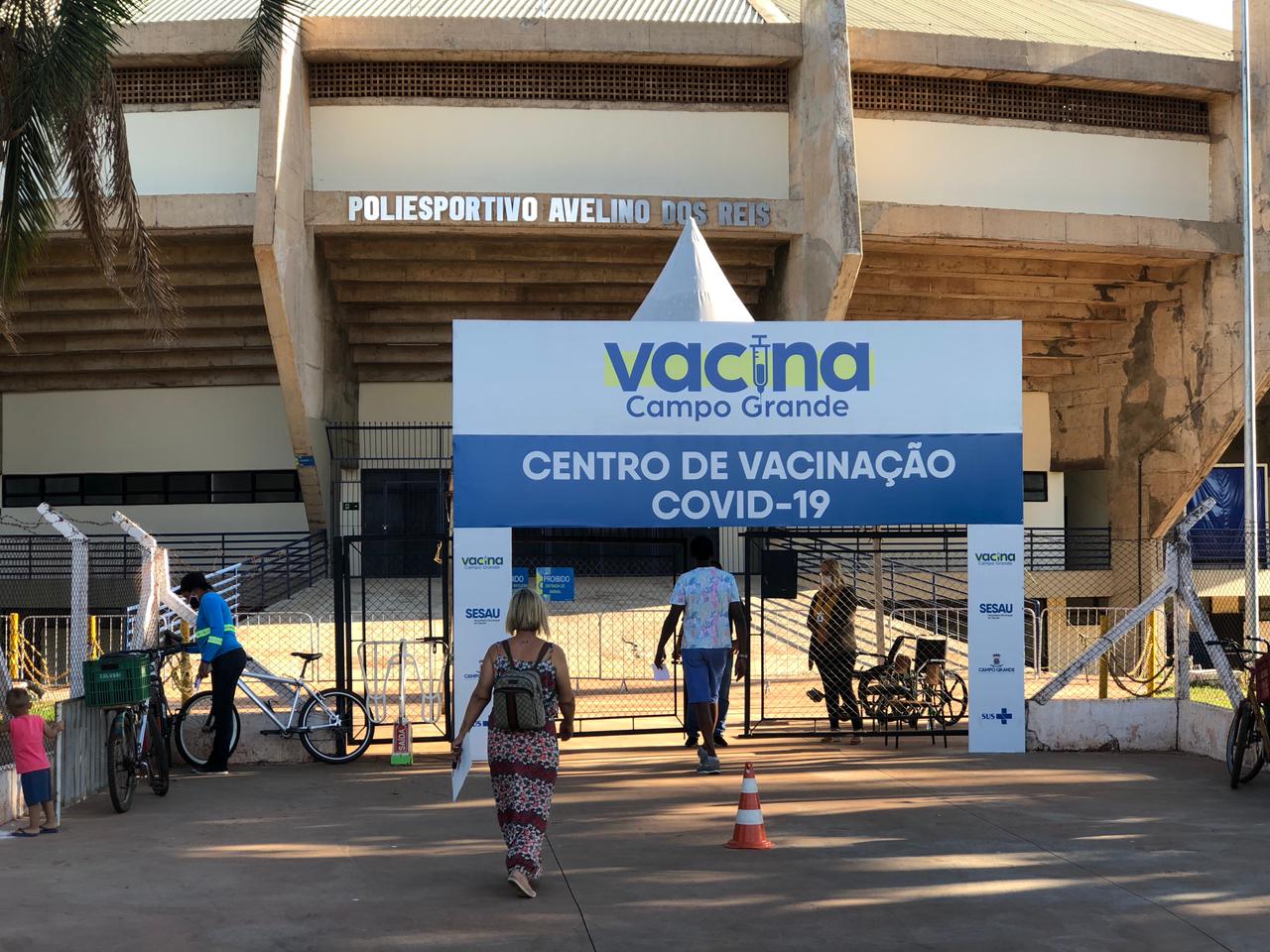 Locais de vacinação funcionam apenas a tarde hoje em Campo Grande. - Foto: Isabelly Melo