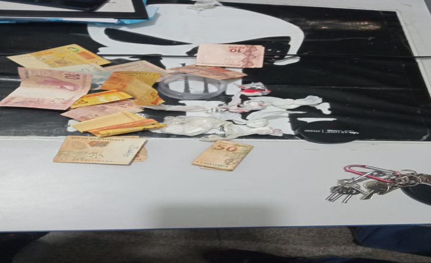 Homem de 19 anos é preso por tráfico de drogas em Água Clara - Divulgação/ Polícia Civil