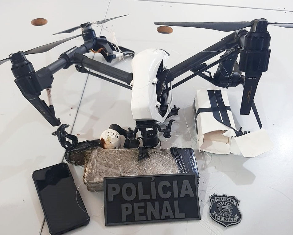 O equipamento foi flagrado por um policial penal que atuava em uma das torres do presídio - Agepen/Divulgação