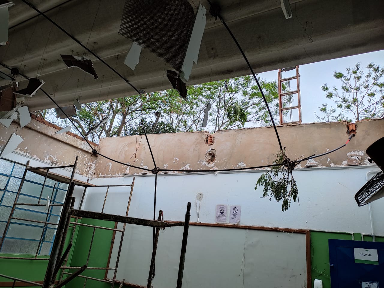 Escola estadual retoma aulas após destelhamento no temporal - Foto: Reprodução