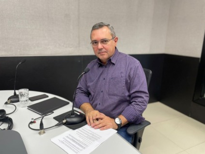 Colunista Edir Viegas durante o Jornal CBN Campo Grande - Isabelly Melo/CBN CG