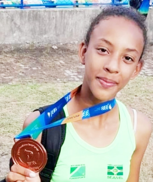 Com apenas 12 anos e na sua primeira competição de nível nacional, a jovem de Três Lagoas conquistou a medalha de bronze - Divulgação/