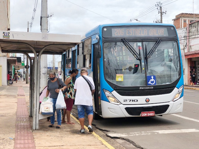 Fluxo de passageiros é intenso nos ônibus em Campo Grande - Divulgação