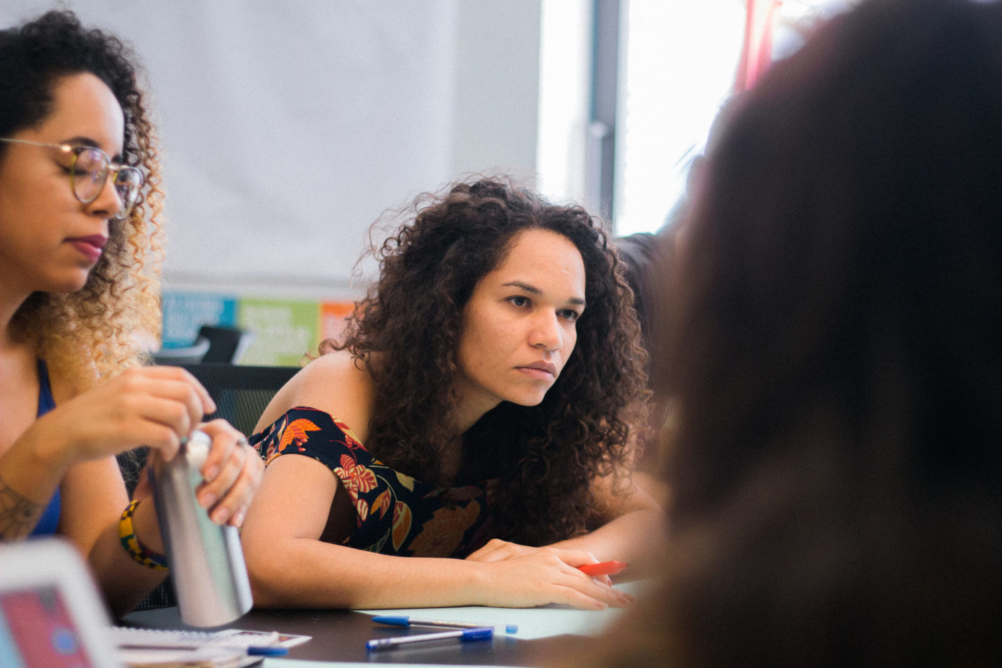 Podem participar profissionais e/ou empreendedores afro-brasileiros ou indígenas de 18 a 35 anos - Foto: Reprodução/+Unidos