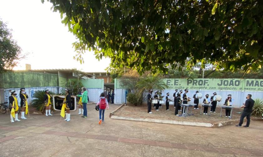 Na Escola Estadual João Magiano Pinto (Jomap) houve recepção com a Banda Marcial da própria unidade. - Israel Espíndola/JPNEWS