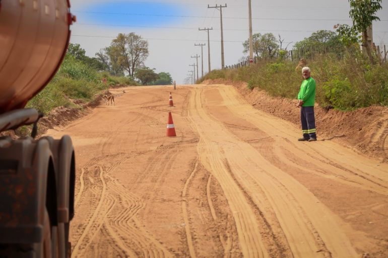 Trata-se de uma solicitação antiga dos proprietários rurais da região devido a constante passagem de carretas que transportam areia e cascalho. - Divulgação/Assessoria