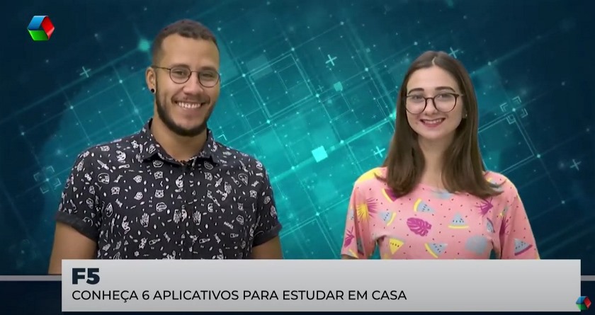 Vinícius Leal e Carol Beghellini apresentam o quadro semanal, F5 - Reprodução/TVC