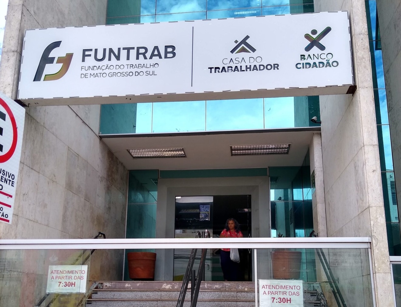 Os candidatos que quiserem se candidatar às oportunidades de emprego tem a opção de agendar seu atendimento por meio do aplicativo "MS Contrata+ para trabalhadores" - Foto: Luiz Valney