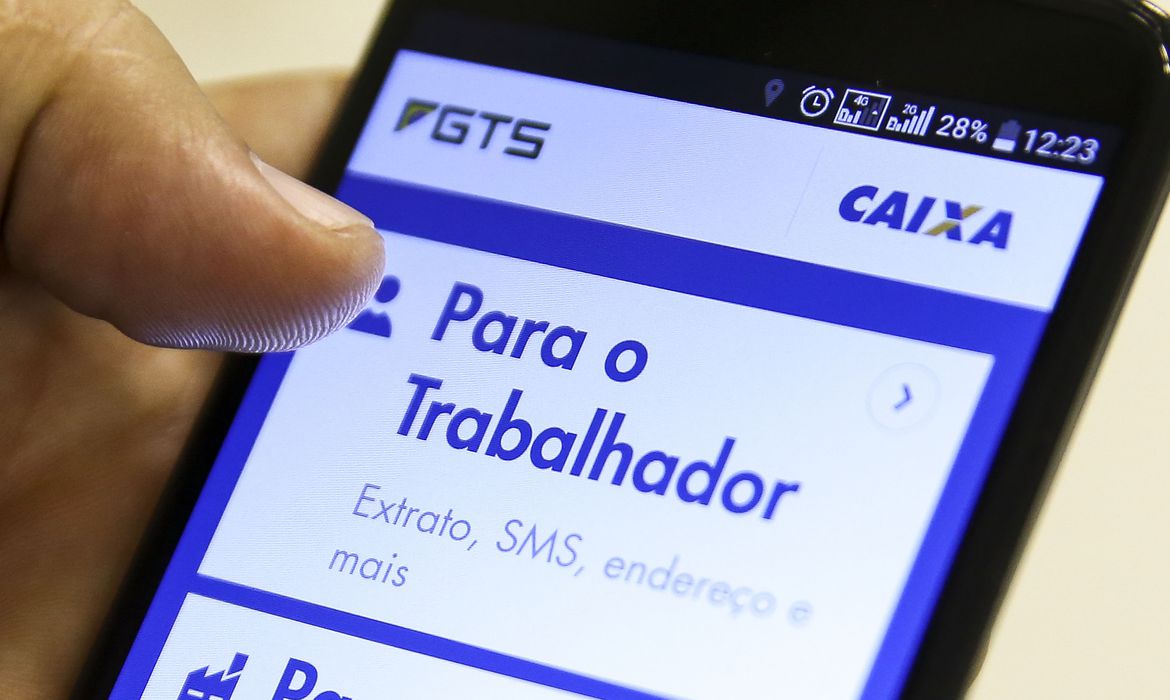 Trabalhadores terão valores depositados nas contas até o dia 31 -