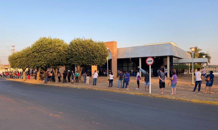 Grupo recebe, a partir desta quarta-feira (18), a primeira dose na Central de Imunização - Israel Espíndola/JP