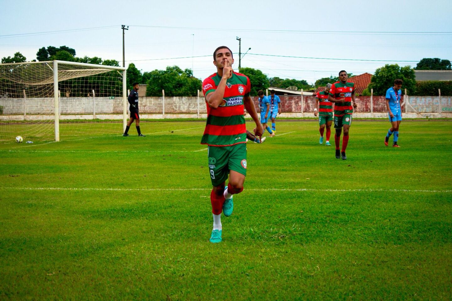 Firmino anotou mais 2 gols na competição e comandou a vitória da Portuguesa - Foto: Luciano Siqueira/Portuguesa