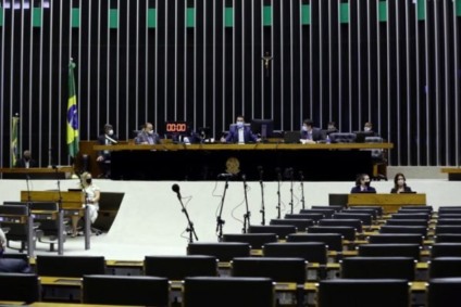 Só 40 deputados compareceram a todas as sessões em 2020 - Foto: Agência Câmara