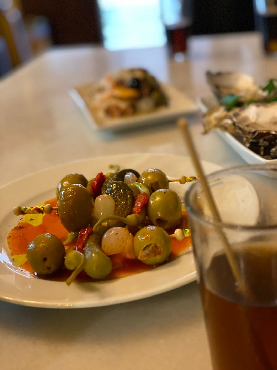 Bar e bodega Quimet no bairro de Gracia é ótimo para um happy hour - Foto: Paulo Machado