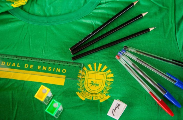 Os kits são compostos por 19 itens e serão divididos de acordo com a necessidade do estudante em cada etapa escolar - Foto: Governo MS