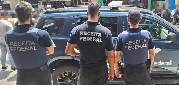 A operação Tiradentes envolveu Receita e Polícia Federal.