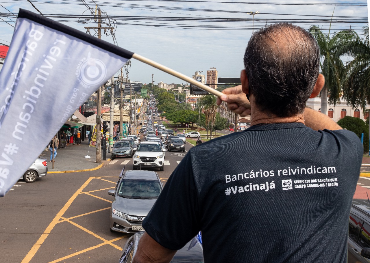 Entidade reforça que bancários estão na linha de frente de agências e atendem milhares de pessoas todos os dias - Fotos: Reginaldo Oliveira/Martins e Santos Comunicação