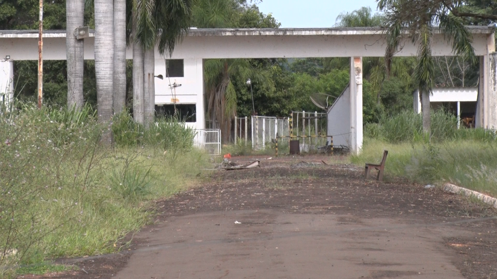 O abandono e os problemas que este local gera, tem assustado produtores e trabalhadores rurais da região - Arquivo/JPNews